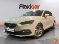 Usado Seat Leon Style 130 CV (95 kW) 2024 Blanco Familiar