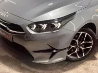 Usado Kia Ceed 120 CV (88 kW) 2023 Gris / plata Utilitario