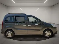Usado Peugeot Partner Tepee Style 92 CV (67 kW) 2013 Gris / plata Monovolumen