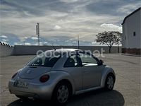 Usado VW New Beetle 100 CV (73 kW) 2000 Gris / plata Utilitario