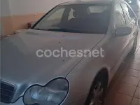 Usado Mercedes C220 Classic 143 CV (105 kW) 2002 Gris / plata Berlina
