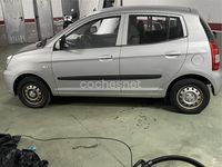 Usado Kia Picanto LX 65 CV (47 kW) 2004 Gris / plata Utilitario