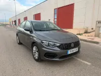 Usado Fiat Tipo Lounge 95 CV (69 kW) 2018 Gris / plata Berlina