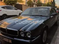 Usado Jaguar XJ8 Executive 240 CV (176 kW) 1998 Azul Berlina