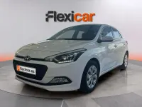 Usado Hyundai i20 84 CV (61 kW) 2018 Blanco Berlina