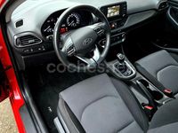 Usado Hyundai i30 95 CV (69 kW) 2019 Rojo Berlina