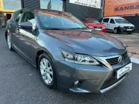 Usado Lexus CT200h Executive Line 136 CV (100 kW) 2014 Gris / plata Berlina