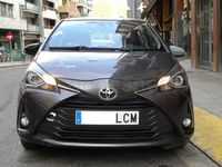Usado Toyota Yaris Active 111 CV (81 kW) 2019 Gris / plata Berlina