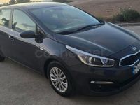 Usado Kia Ceed GT GT-Line 136 CV (100 kW) 2016 Gris / plata Berlina