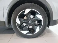 Usado Renault Captur Techno 101 CV (74 kW) 2025 Gris SUV