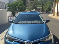 Usado Toyota Auris Active 116 CV (85 kW) 2015 Azul Berlina