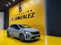 Usado Renault Clio V Techno 90 CV (66 kW) 2025 Gris / plata Berlina