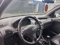 Usado Peugeot 206 90 CV (66 kW) 2002 Gris / plata Berlina
