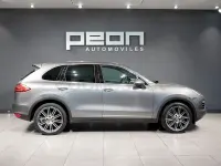 Käytetty Porsche Cayenne 245 HP (180 kW) 2012 Harmaa Katumaasturi