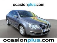 Usado VW Passat Highline 140 CV (102 kW) 2005 Plateado Berlina