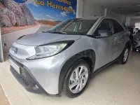 Käytetty Toyota Aygo X Play 72 HP (52 kW) 2022 Harmaa Katumaasturi