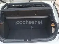 Usado Hyundai i20 84 CV (61 kW) 2018 Blanco Berlina