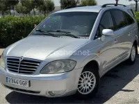 Usado SsangYong Rodius Limited 165 CV (121 kW) 2008 Gris / plata Monovolumen