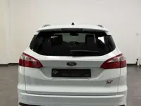 Usado Ford Focus ST 250 CV (183 kW) 2013 Blanco Familiar