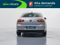Usado VW Passat Executive 150 CV (110 kW) 2021 Gris / plata Berlina