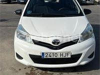 Usado Toyota Yaris Active 69 CV (50 kW) 2012 Blanco Berlina