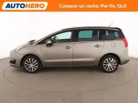 Usado Peugeot 5008 Style 120 CV (88 kW) 2014 Gris Monovolumen