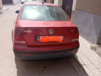 Usado VW Bora Trendline 100 CV (73 kW) 2002 Rojo Berlina