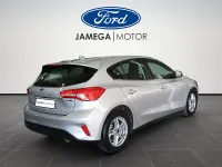 Usado Ford Focus Trend+ 125 CV (91 kW) 2021 Gris Berlina