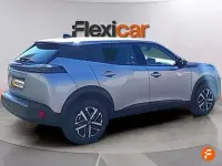 Usado Peugeot 2008 Active 100 CV (73 kW) 2023 Gris SUV