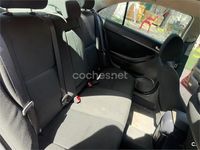 Usado Toyota Avensis Sol 150 CV (110 kW) 2006 Rojo Berlina