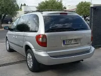 Usado Chrysler Voyager 143 CV (105 kW) 2007 Gris / plata Monovolumen