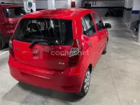 Usado Hyundai i10 Comfort 85 CV (62 kW) 2011 Rojo Utilitario