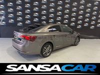 Usado Toyota Avensis Executive 143 CV (105 kW) 2017 Gris / plata Berlina