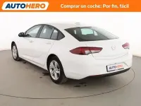 Usado Opel Insignia Selective 136 CV (100 kW) 2017 Blanco Berlina