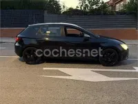 Usado Seat Leon Reference 105 CV (77 kW) 2013 Negro Berlina