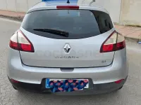 Usado Renault Mégane Bose Edition 110 CV (80 kW) 2015 Gris / plata Berlina