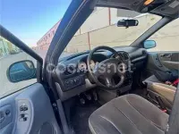 Usado Chrysler Voyager 150 CV (110 kW) 2004 Azul Monovolumen