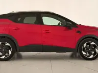 Usado Renault Captur Techno 100 CV (73 kW) 2025 Rojo SUV