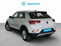 Usado VW T-Roc 110 CV (80 kW) 2023 Gris / plata SUV