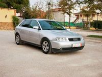 Usado Audi A3 Ambiente 110 CV (80 kW) 2001 Gris Utilitario