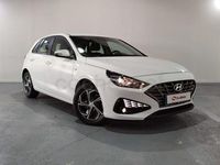Usado Hyundai i30 120 CV (88 kW) 2023 Blanco Berlina