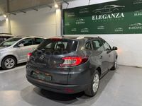 Usado Renault Mégane GrandTour Dynamique 110 CV (80 kW) 2011 Negro Familiar