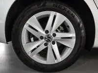 Usado VW Golf VII 110 CV (80 kW) 2021 Plateado Utilitario