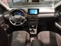 Usado Dacia Jogger Extreme 140 CV (102 kW) 2023 Verde Monovolumen