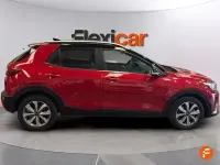 Usado Kia Stonic 100 CV (73 kW) 2022 Rojo SUV