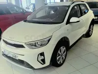 Usado Kia Stonic 84 CV (61 kW) 2023 Blanco SUV