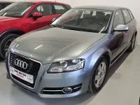 Usado Audi A3 Sportback Attraction 105 CV (77 kW) 2011 Azul Utilitario