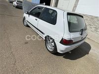 Usado Renault Clio 80 CV (58 kW) 1995 Blanco Berlina