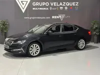 Usado Skoda Superb Style 218 CV (160 kW) 2021 Negro Berlina