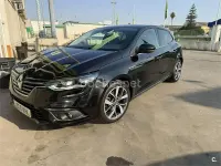 Usado Renault Mégane IV Bose Edition 130 CV (95 kW) 2018 Negro Berlina